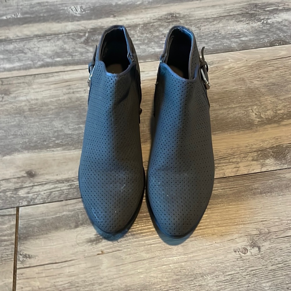 Woman’s Grey Ankle Boots